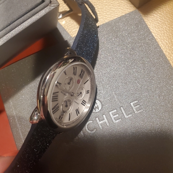 Michelle Diamond Serein Watch - Picture 3 of 10